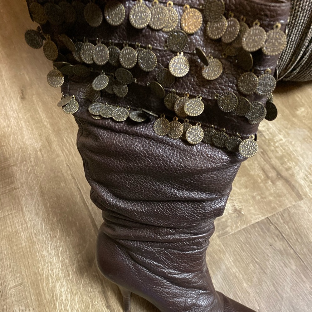 KG brown boot